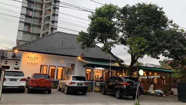 Opinii despre La Basil Koffie & Resto în Kota Bandung - Gastronomi dan perhotelan