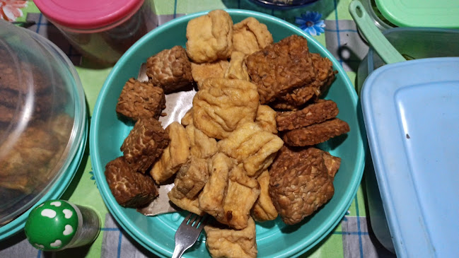 Opinii despre Warung Makan dan Kopi Bu Heni în Kota Surakarta - Gastronomi dan perhotelan