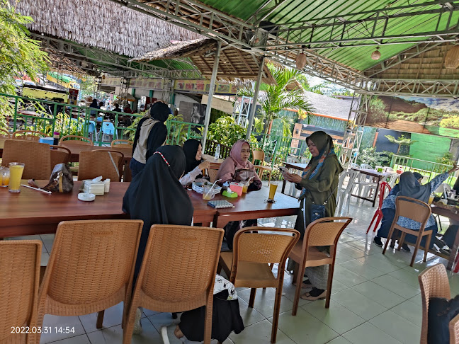 Wr. Ayam Kremes Endang Joko cabang MT Haryono - Gastronomi dan perhotelan
