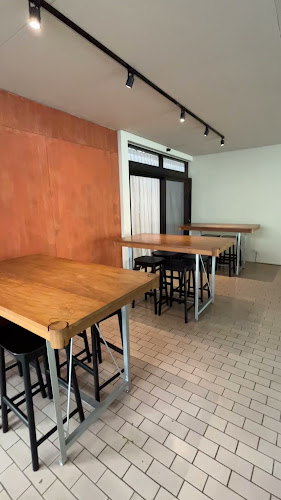 Jl. Gn. Putri No.1, Ciumbuleuit, Kec. Cidadap, Kota Bandung, Jawa Barat 40141