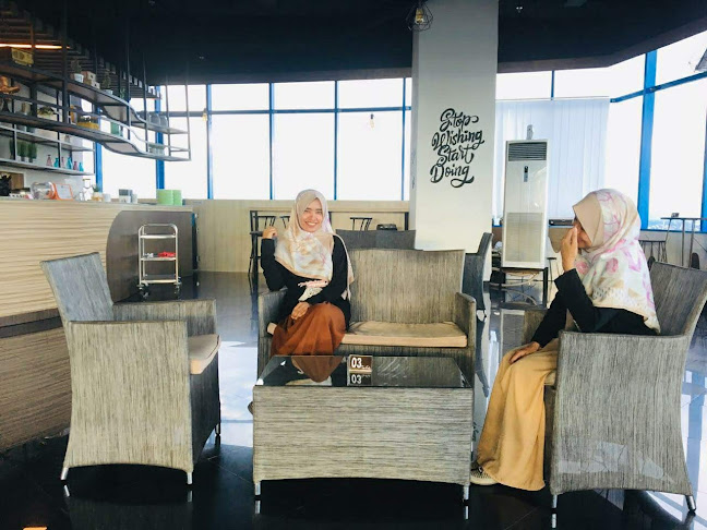 Opinii despre Top Pena Cafe & Resto în Kota Makassar - Gastronomi dan perhotelan