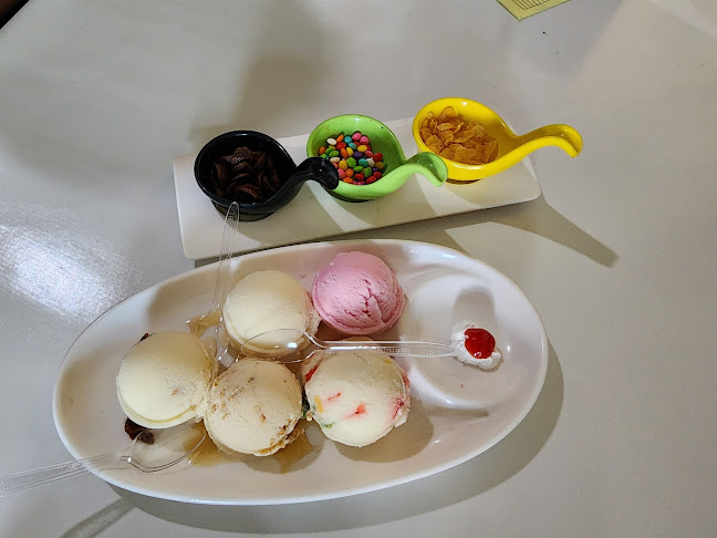 Opinii despre Es Krim Tentrem, Mesen (est.1952) în Kota Surakarta - Gastronomi dan perhotelan