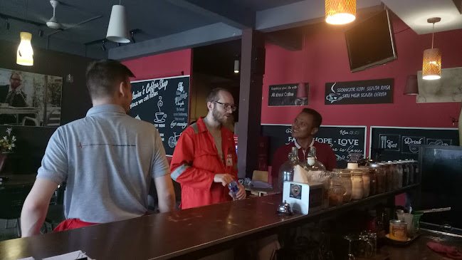 Gelavian's Coffe Shop - Gastronomi dan perhotelan