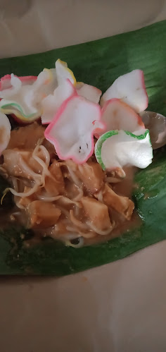 Opinii despre Kupat Tahu Pak Uci Cikole în Kota Sukabumi - Gastronomi dan perhotelan