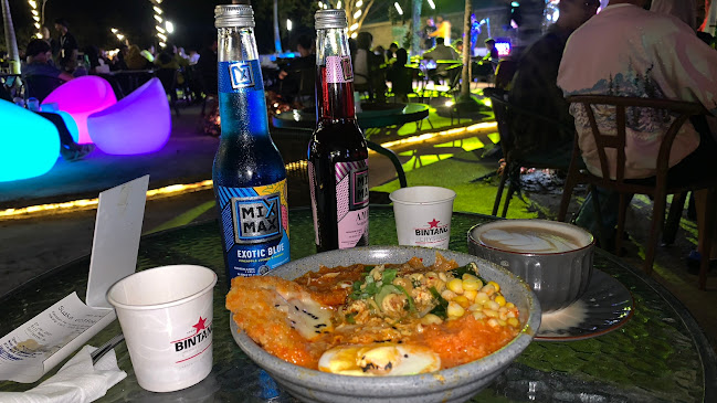 Suaka Coffee bar & Resto - Gastronomi dan perhotelan