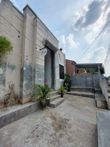 LEUKA COFFEE SHOP - Gastronomi dan perhotelan