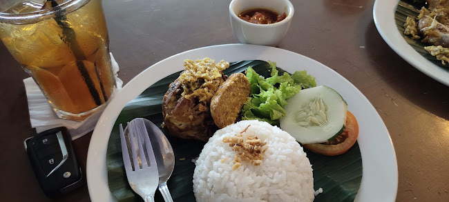 Royal Cafe and Resto