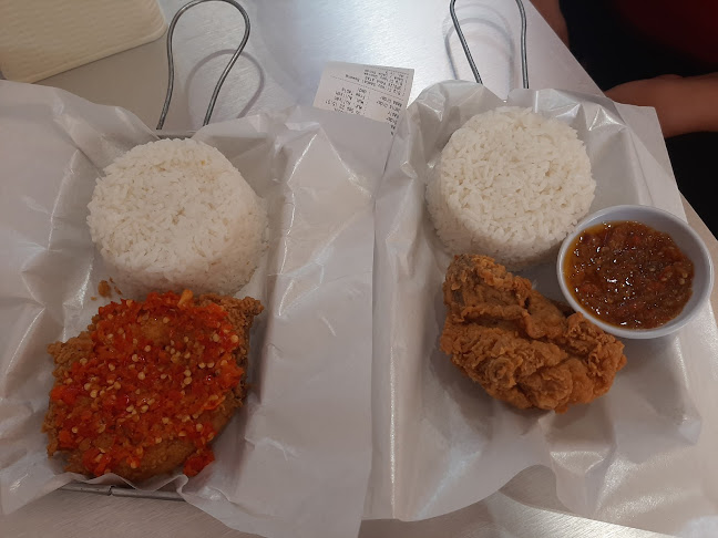 Opinii despre Ayam Larizza Talasalapang în Kota Makassar - Gastronomi dan perhotelan