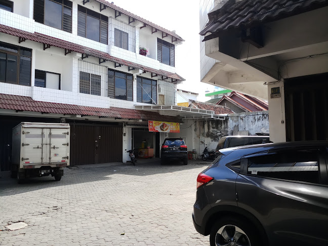 Lontong Mie Babah HOI (MASUK RUKO BCA KAPAS KRAMPUNG) - Gastronomi dan perhotelan