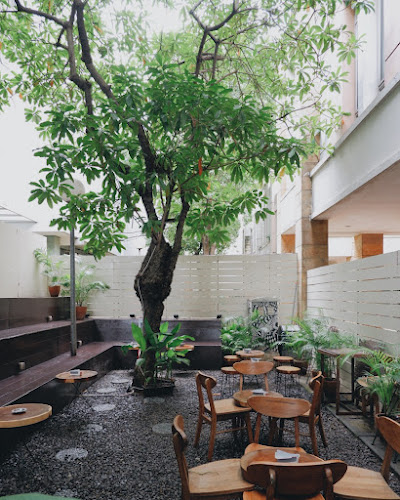 Jl.Jenderal Sudirman Sek.7 , Bintaro Trade Center ( BTC ). Blok A1 RT.1, Pondok Jaya, Pondok Aren, South Tangerang City, Banten 15229