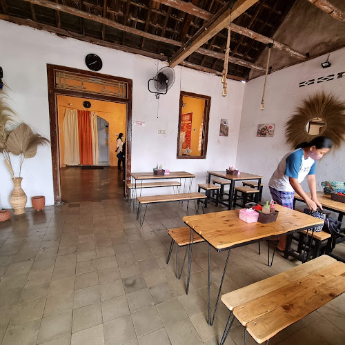 Jl. Kapuas No.52, Taman, Kec. Taman, Kota Madiun, Jawa Timur 63131