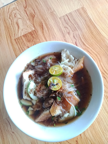 Opinii despre Model 3 kuah 'Ainda în Kota Palembang - Gastronomi dan perhotelan