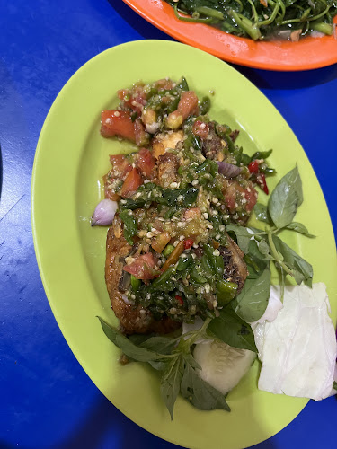 Sambal pecak mas bray - Gastronomi dan perhotelan