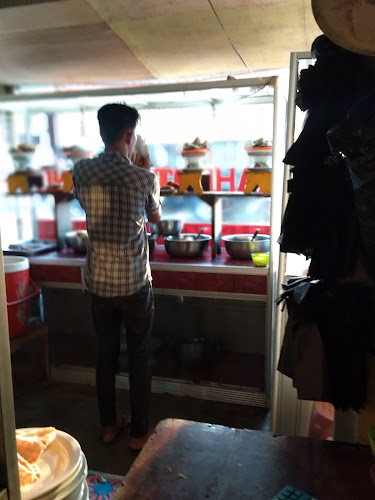 Opinii despre Rumah Makan MAHKOTA MINANG în Kota Palembang - Gastronomi dan perhotelan