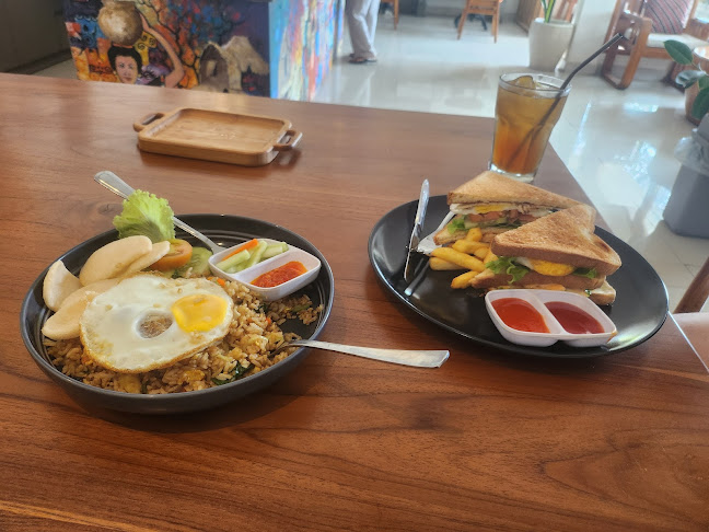 Ratih Coffee & Eatery - Gastronomi dan perhotelan