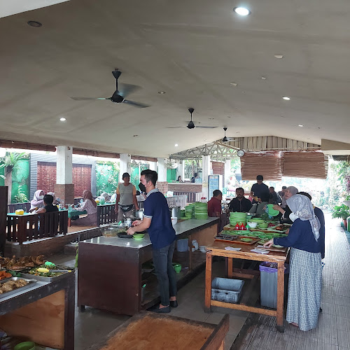 HR5Q+CP2, Jl. Garuda, Loktabat Utara, Kec. Banjarbaru Utara, Kota Banjar Baru, Kalimantan Selatan 70714