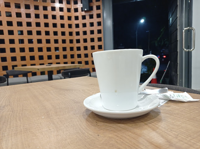 Opinii despre Loko Cafe - Semarang Tawang în Kota Semarang - Gastronomi dan perhotelan