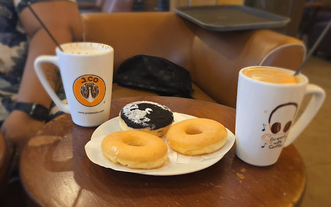 Opinii despre JCO COFFEE & DONUTS SANUR BALI în Kota Denpasar - Gastronomi dan perhotelan