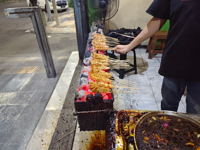 Jl. Dharmawangsa No.117, Kertajaya, Kec. Gubeng, Surabaya, Jawa Timur 60282