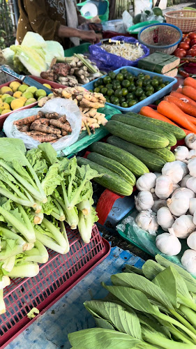 Opinii despre Pasar Pagi Gg. Bangau / Pasar Bunga în Kota Pontianak - Gastronomi dan perhotelan