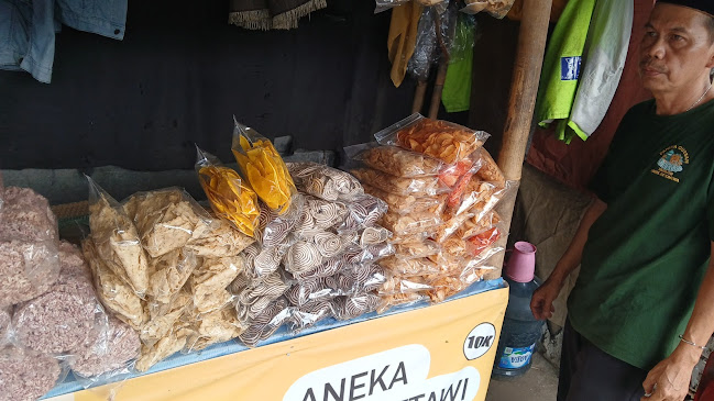 QMHV+3WF, Jl. KH. Hasyim Ashari, RT.007/RW.002, Sudimara Pinang, Kec. Pinang, Kota Tangerang, Banten 15145