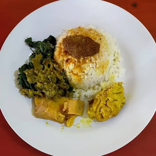 Opinii despre Nasi padang genteng biru în Kota Denpasar - Gastronomi dan perhotelan