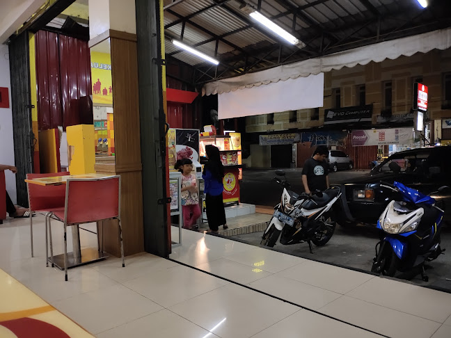 Comentarii opinii despre D'Besto Chiken and Burger Tarok Bukittinggi