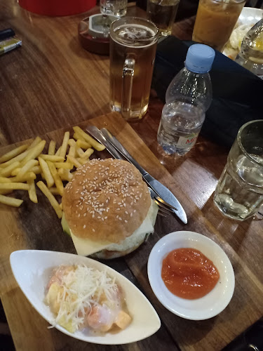 Opinii despre Black On Box în Kota Jayapura - Gastronomi dan perhotelan