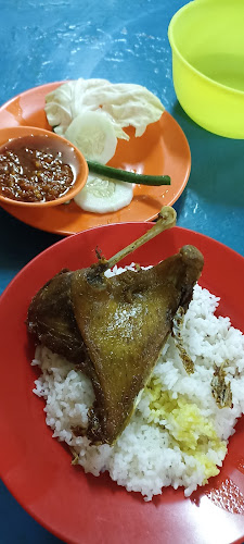 Opinii despre Bebek Yamelia în Kota Denpasar - Gastronomi dan perhotelan