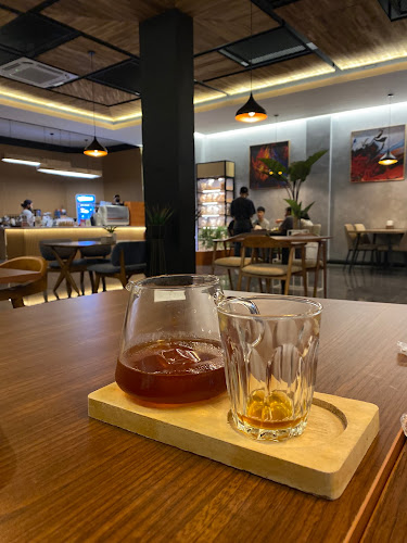 Opinii despre Loteng Cafe Modernland în Kota Tangerang - Gastronomi dan perhotelan