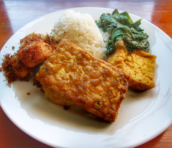 Jl. Diponegoro pertokoan genteng biru No.150, Dauh Puri Klod, Kec. Denpasar Bar., Kota Denpasar, Bali 80114