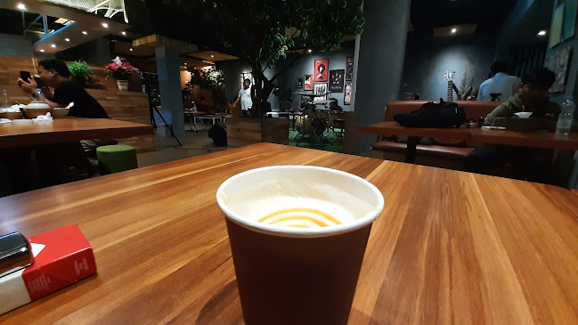 Loteng Cafe Modernland