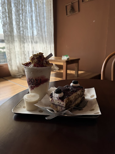 Joyi Bakes Cafe - Tiramisu Bingsoo Tea Dessert - Kota Batam