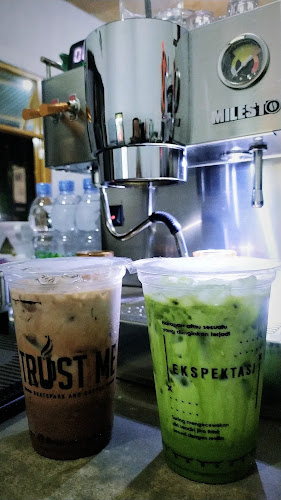 Trust Me Coffee - Gastronomi dan perhotelan