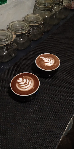 Opinii despre KOHI CAFE în Kota Blitar - Gastronomi dan perhotelan