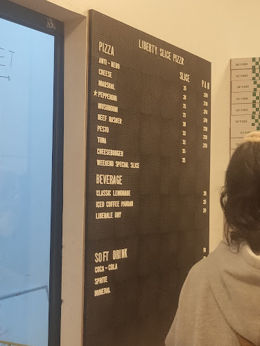 Liberty Slice Pizza - Gastronomi dan perhotelan