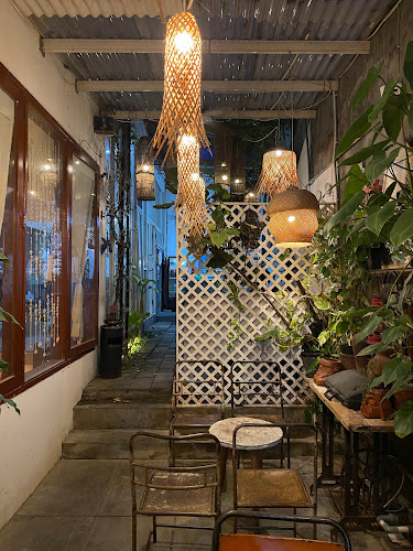 Opinii despre 22|PM ARTLAB în Surabaya - Gastronomi dan perhotelan