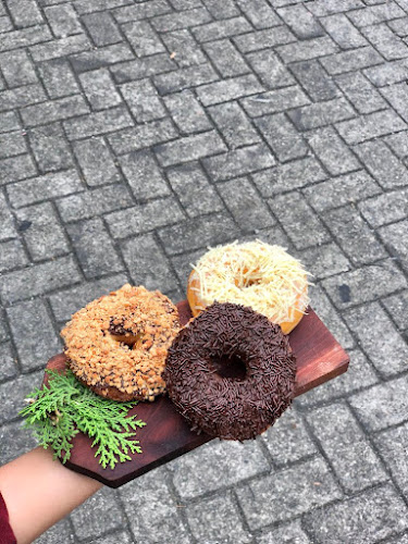 Donuthing Poris Cipondoh - Gastronomi dan perhotelan