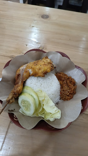 Jl. Dharmawangsa No.80B, Airlangga, Kec. Gubeng, Surabaya, Jawa Timur 60286