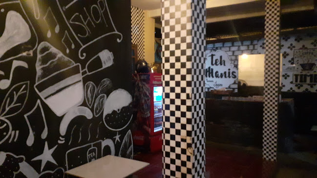 Opinii despre Insom Cafe Blitar în Kota Blitar - Gastronomi dan perhotelan