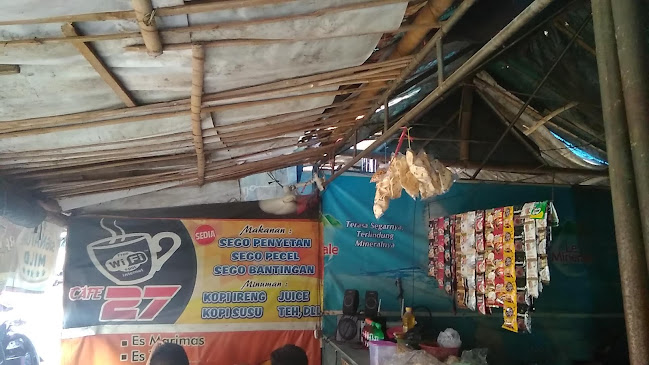 Opinii despre CAFE 27 STADION BRAWIJAYA KEDIRI în Kota Kediri - Gastronomi dan perhotelan