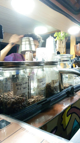 Opinii despre Kawela Coffee în Kota Surakarta - Gastronomi dan perhotelan