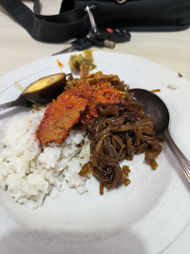 Depot Bu Prapti - Gastronomi dan perhotelan