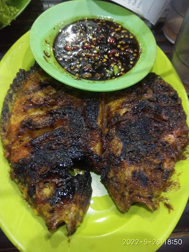 Opinii despre Rumah Makan Khas Betawi Babeh Sadeli în Kota Tangerang Selatan - Gastronomi dan perhotelan