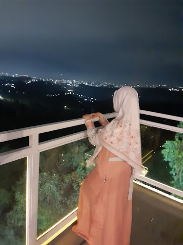 Over Horizon Resto - Gastronomi dan perhotelan