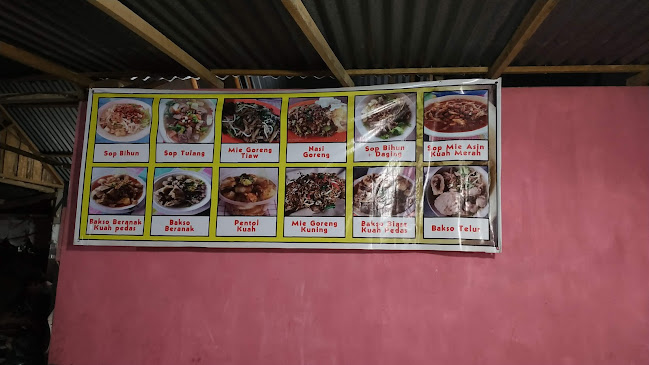 Opinii despre Warung Laut by Condong Square în Kota Singkawang - Gastronomi dan perhotelan