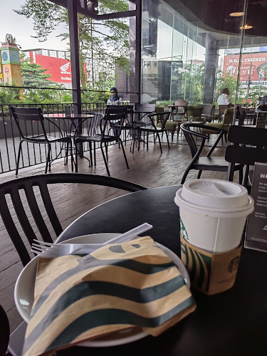 Starbucks Cambridge City Square