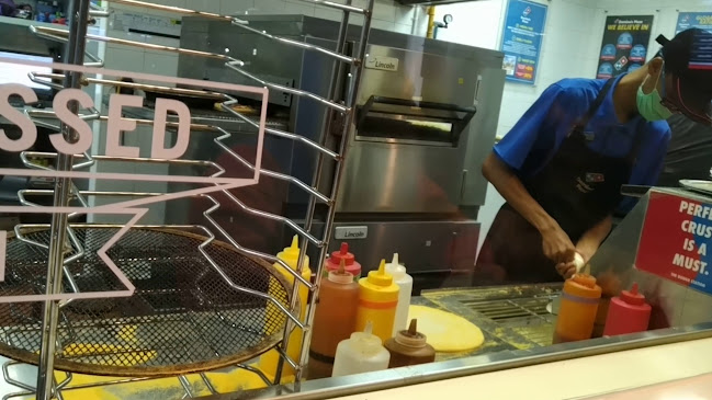 Opinii despre Domino's Pizza - Kelapadua Depok în Kota Depok - Gastronomi dan perhotelan