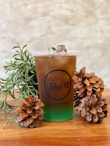 Comentarii opinii despre Garasi 1/2 Cafe and Eatery