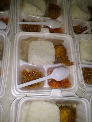 Opinii despre Ayam Geprek Deni's în Surabaya - Gastronomi dan perhotelan